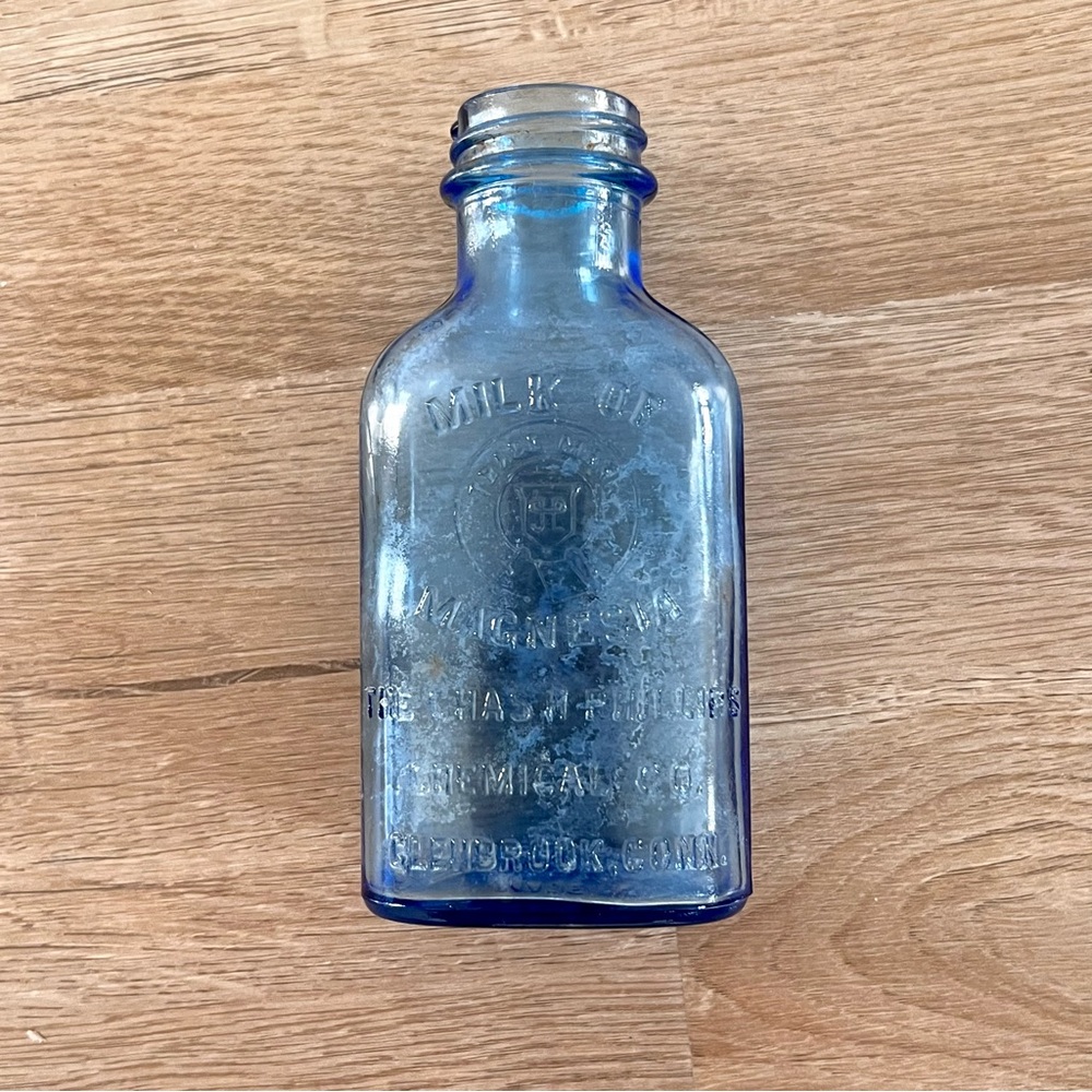 Vintage 1930s Milk of Magnesia Chas H Phillips‎ Chemical Co Blue Glass Bottle